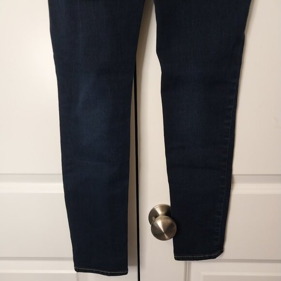 Levi Skinny 711 Jeans - Picture 9 of 9